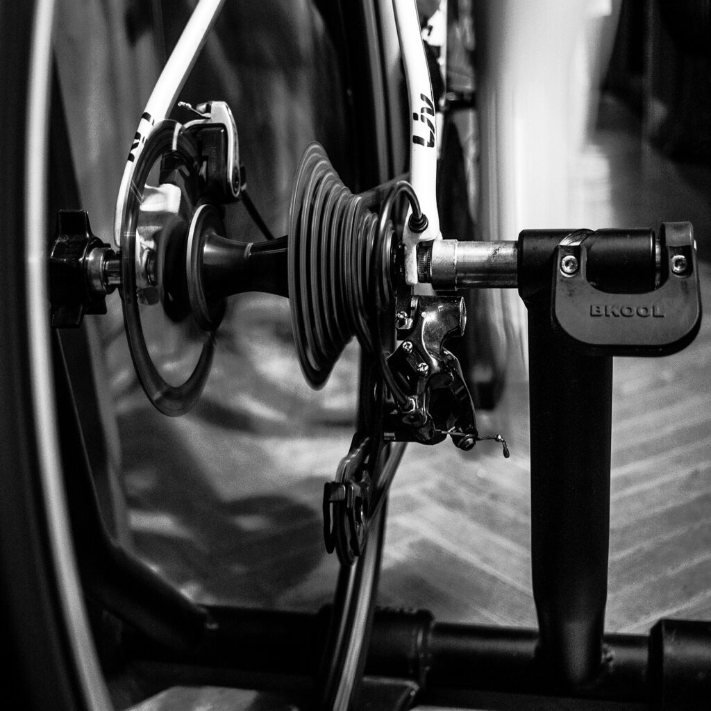 cycling, bike, wheels-3838055.jpg