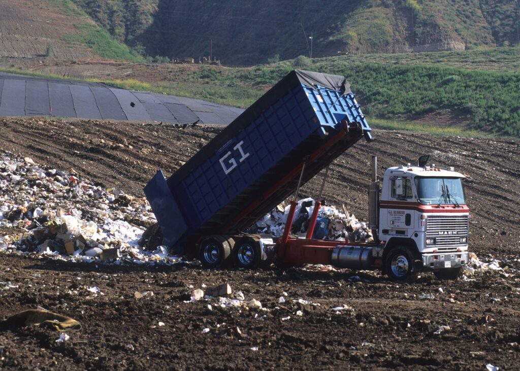 dump truck, landfill, disposal-1396587.jpg